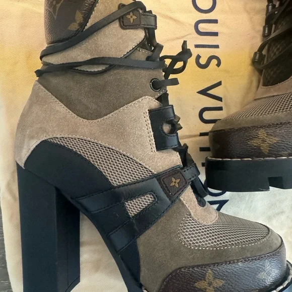 Louis Vuitton Women's Star trail monogram ankle boots size 37 - Picture 6 of 9